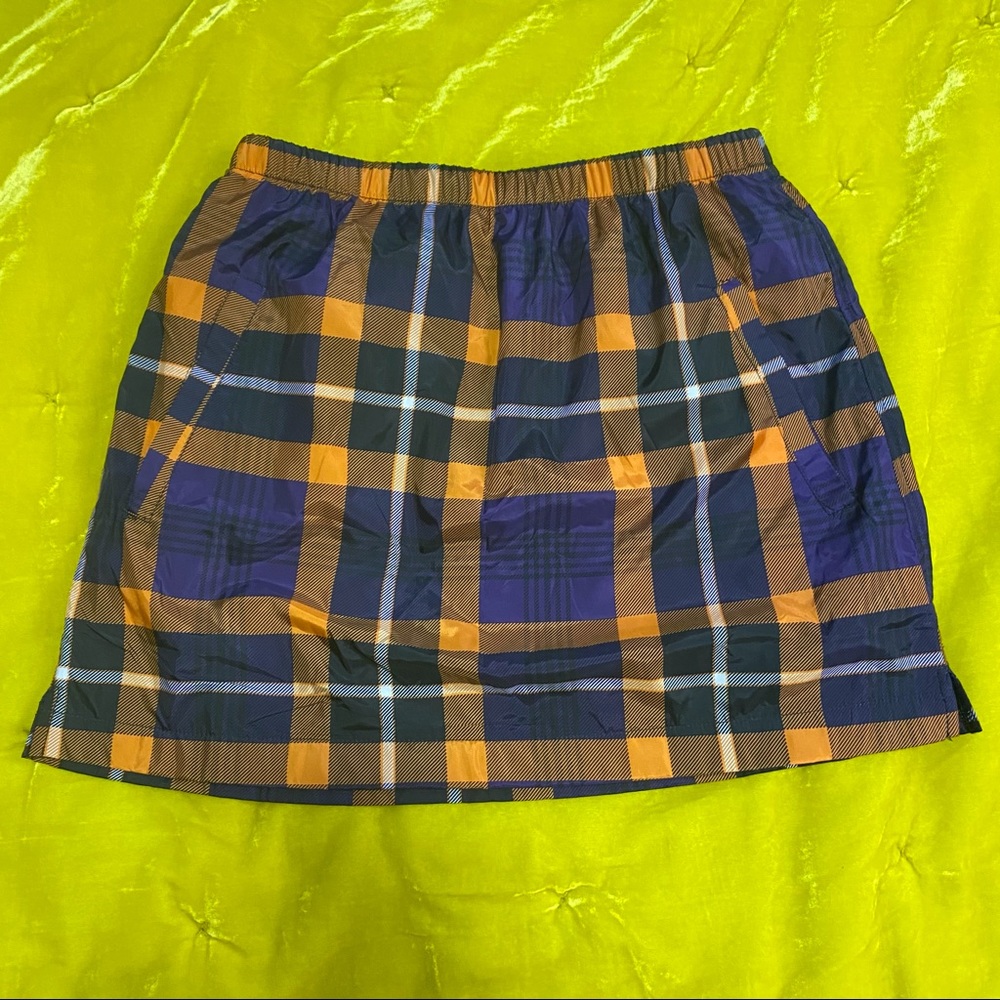 Windbreaker plaid skirt
